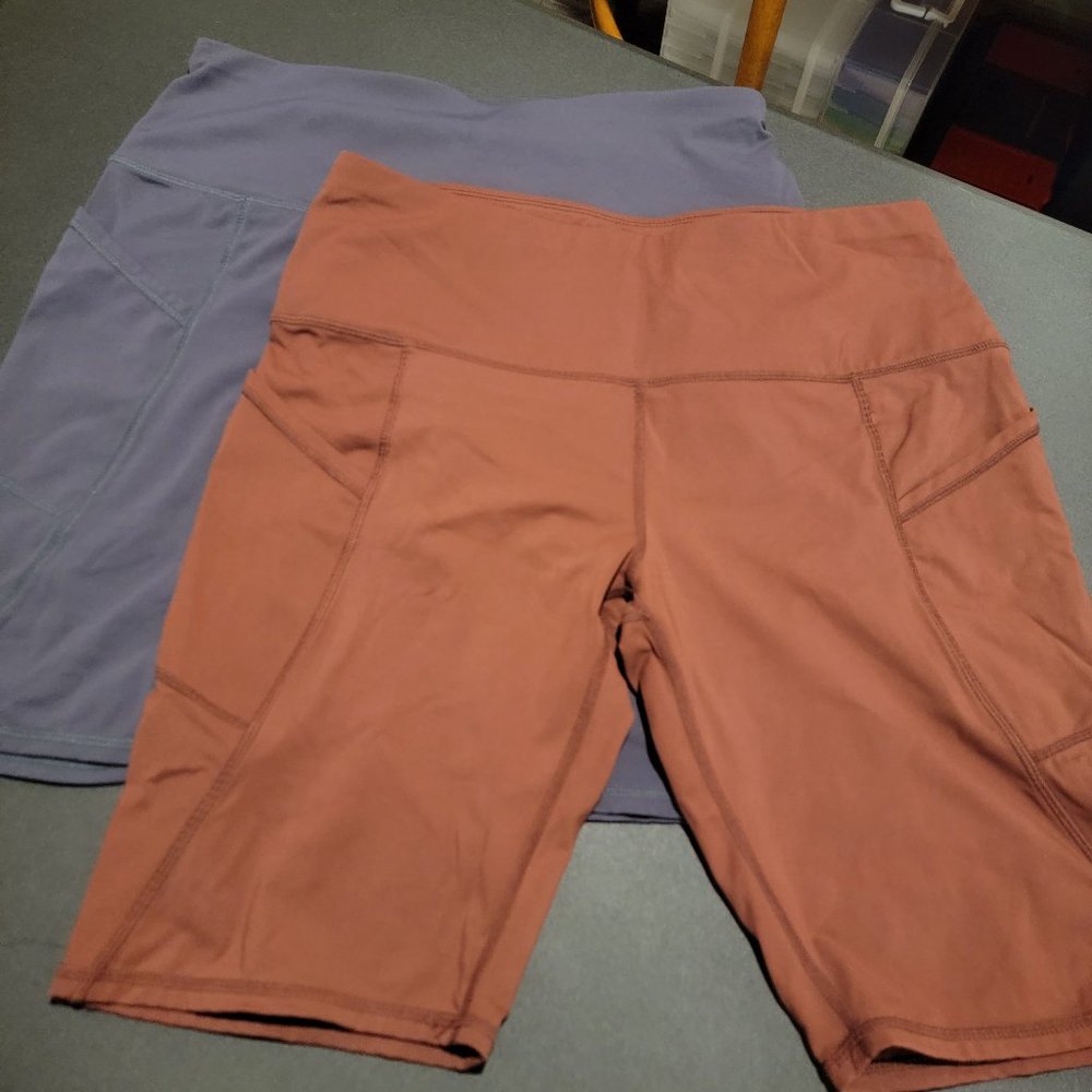 Bundle of 2 Oalka Athletic Knee Length Shorts